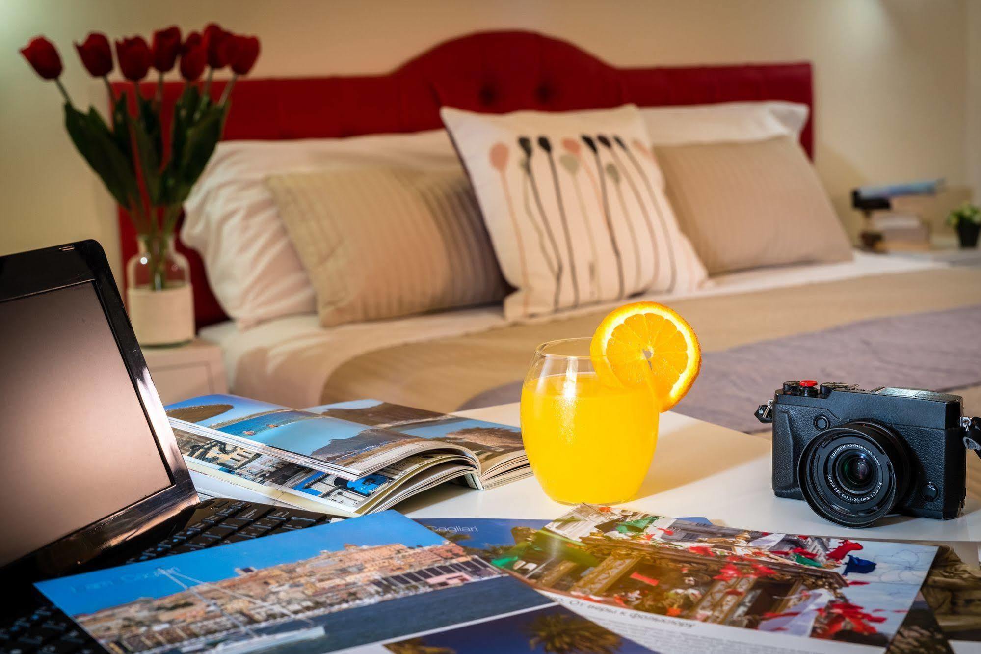 ฟิออร์ ดี โลโต รูมส์ Bed & Breakfast กาญารี ภายนอก รูปภาพ