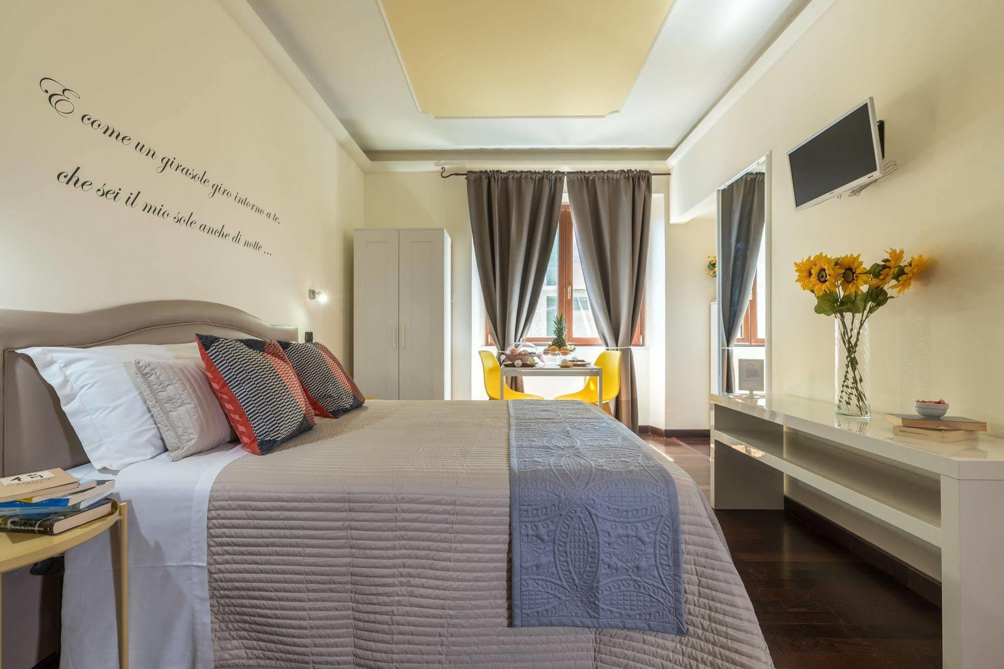 ฟิออร์ ดี โลโต รูมส์ Bed & Breakfast กาญารี ภายนอก รูปภาพ