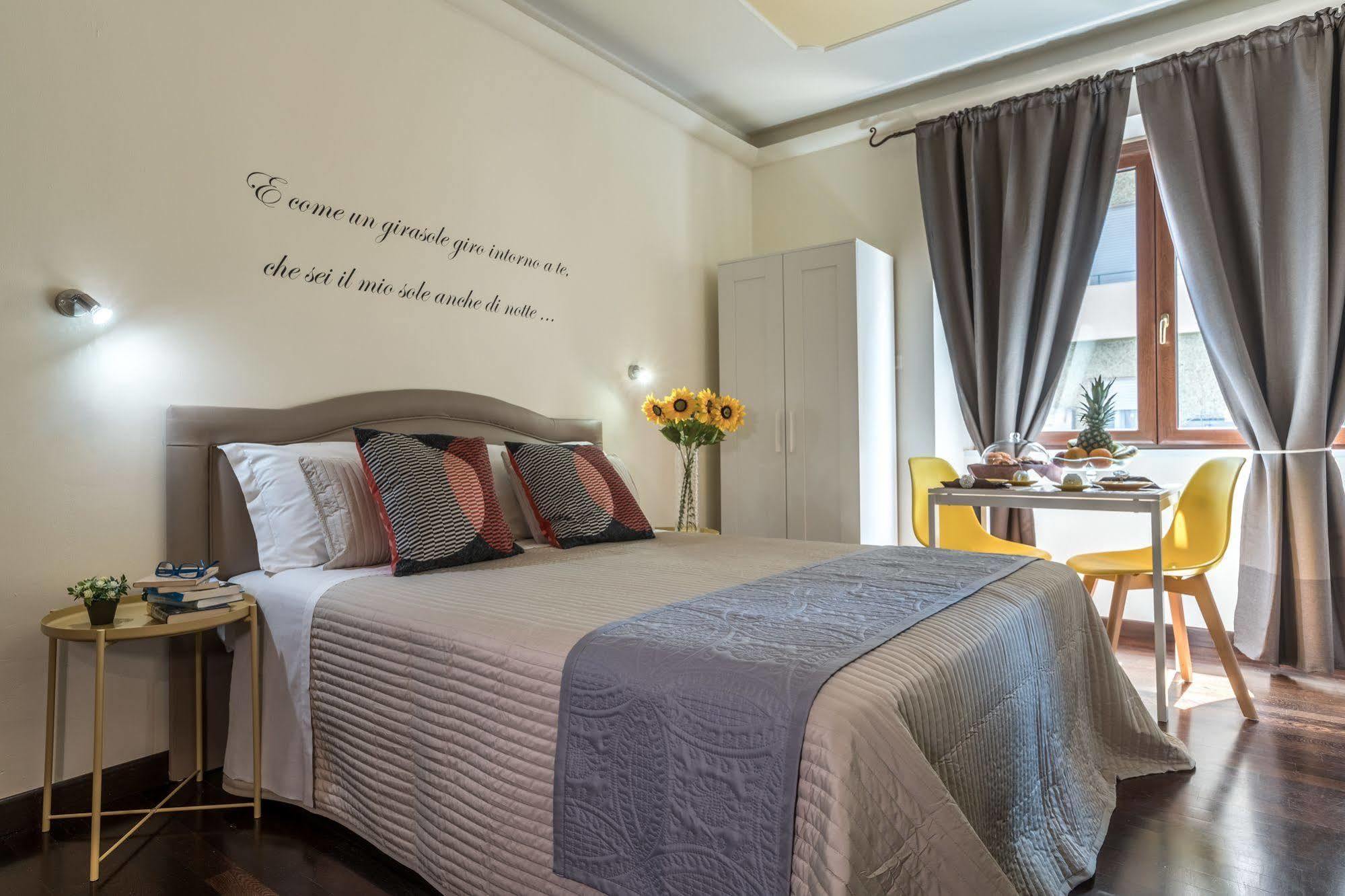 ฟิออร์ ดี โลโต รูมส์ Bed & Breakfast กาญารี ภายนอก รูปภาพ