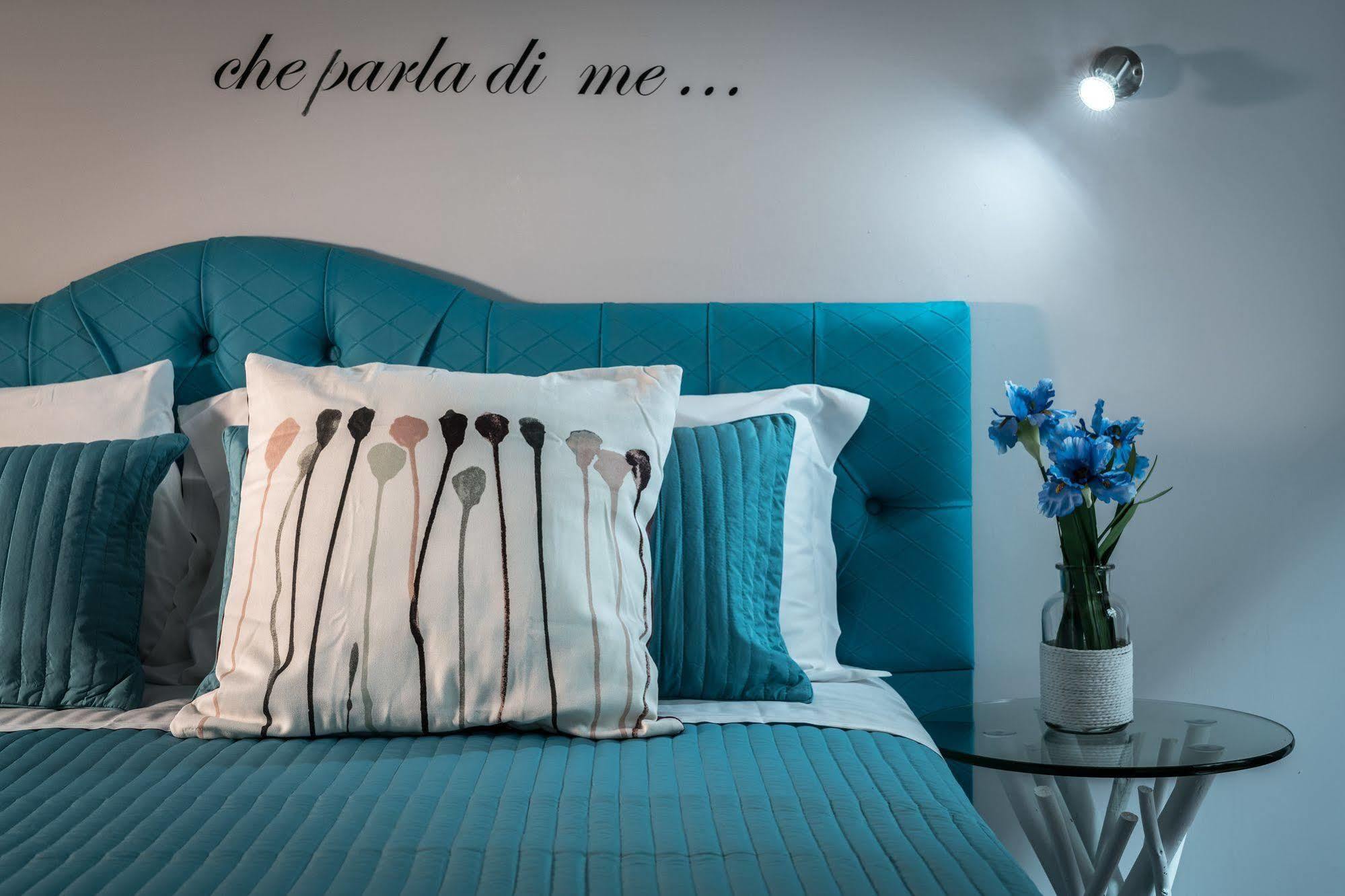 ฟิออร์ ดี โลโต รูมส์ Bed & Breakfast กาญารี ภายนอก รูปภาพ